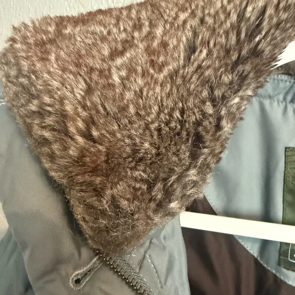 Eddie Bauer Sea Foam Gray Goose Down Quilted Puffer Jacket with Faux Fur Collar - Picture 5 of 8